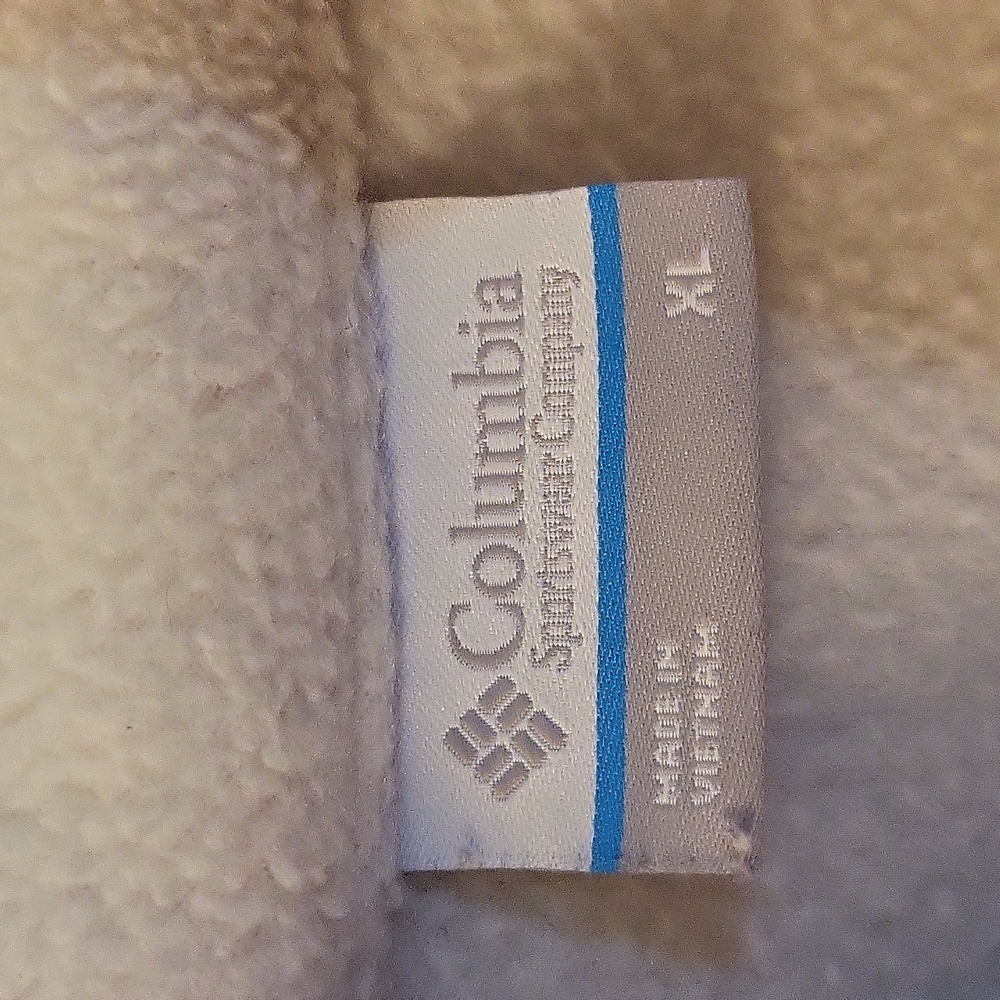 Columbia Pullover - image 3